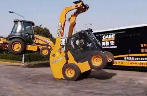 国产履带式装载机视频,性能卓越，助力建设新篇章